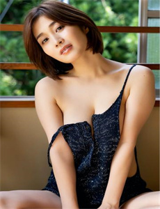 一女三男做2爱A片免